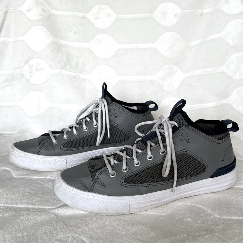 Converse Womens/Mens Grey Low-Top‎ Skate Style Sneakers Size 7.5 / 10.5 Sporty